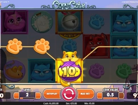 Выигрышная комбинация символов в игровом аппарате Copy Cats